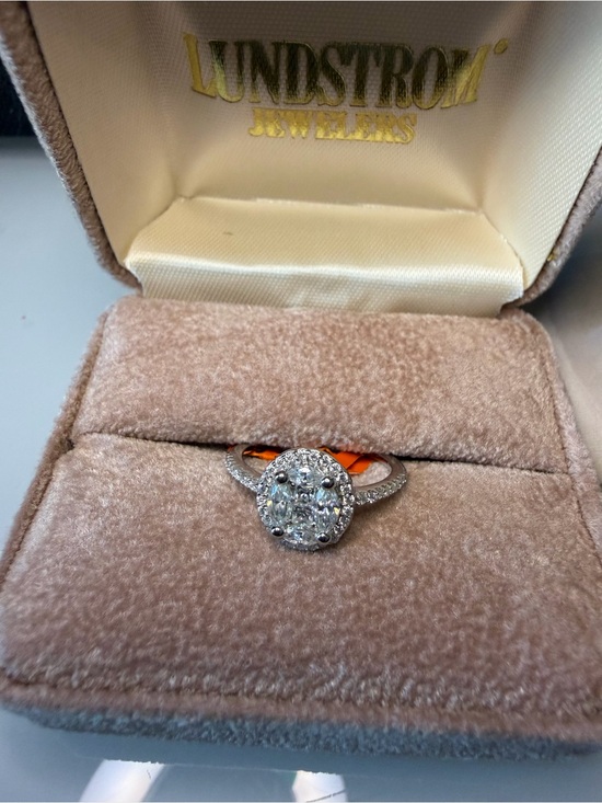 Jewelry - Diamond Halo 1CTW Moissanite Ring - 925 Sterling Silver size 6
